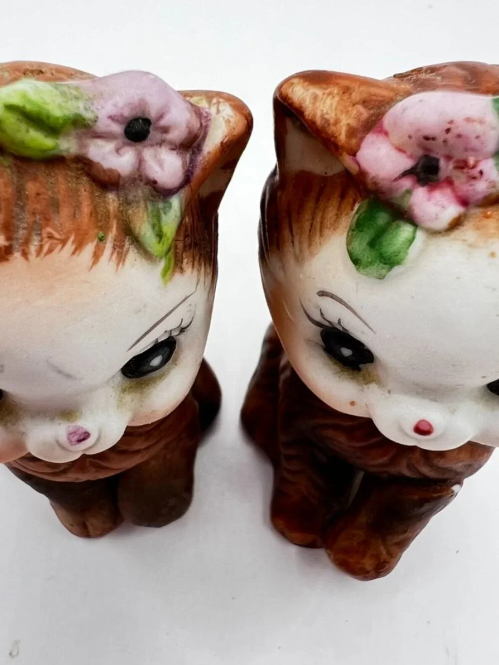 Vtg Kittens Cats Salt & Pepper Shakers Figurines 2.75